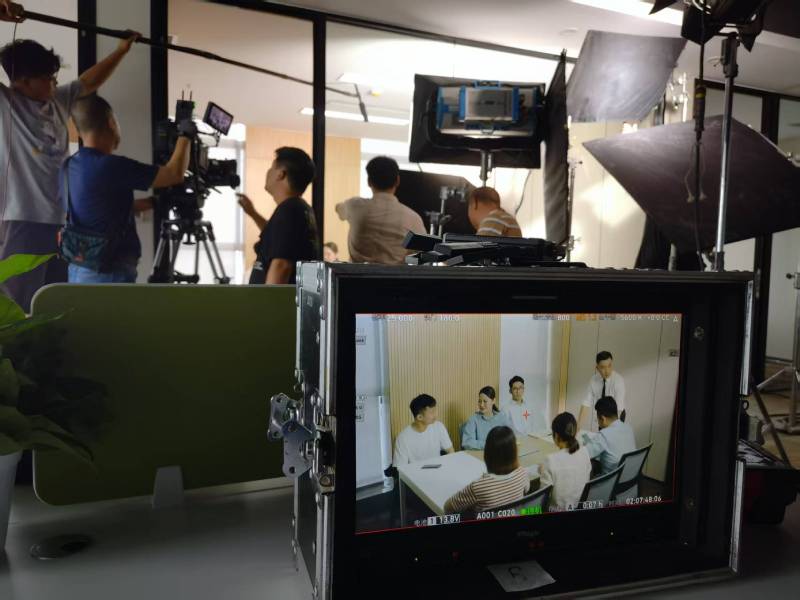 东胜区TVC拍摄公司：科技产品视觉化大师，诠释未来感与功能美学